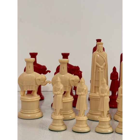 Kingsway Vintage Red & Ivory Chess Pieces Set Complete Royal King Queen Knight - Picture 15 of 16